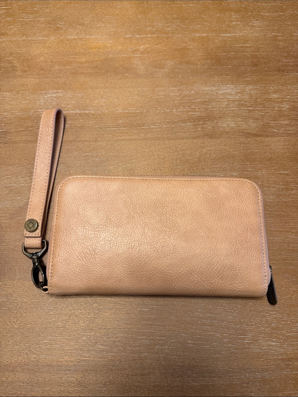 thirty-one Blush/Tan Leather Wristlet Wallet